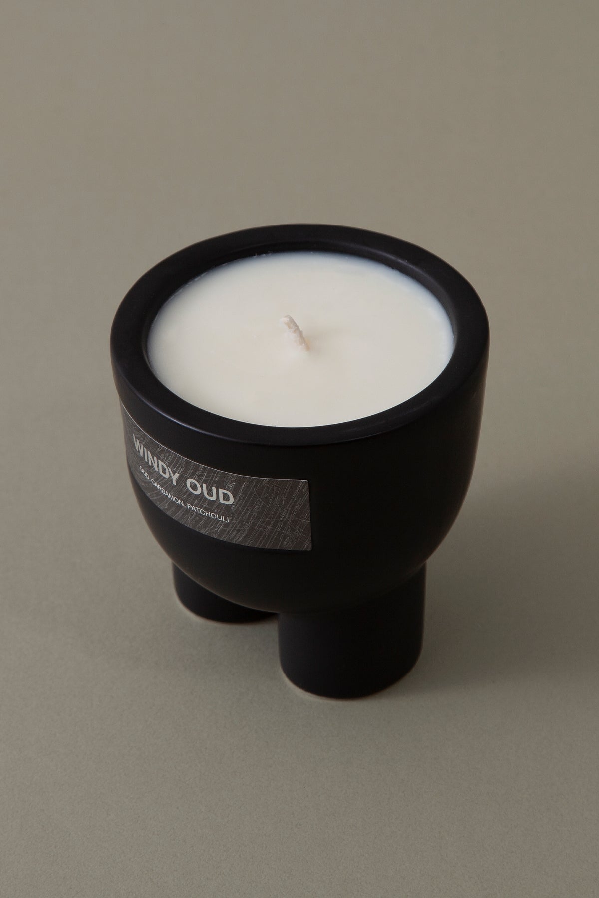 'WINDY OUD" Candle RBOW