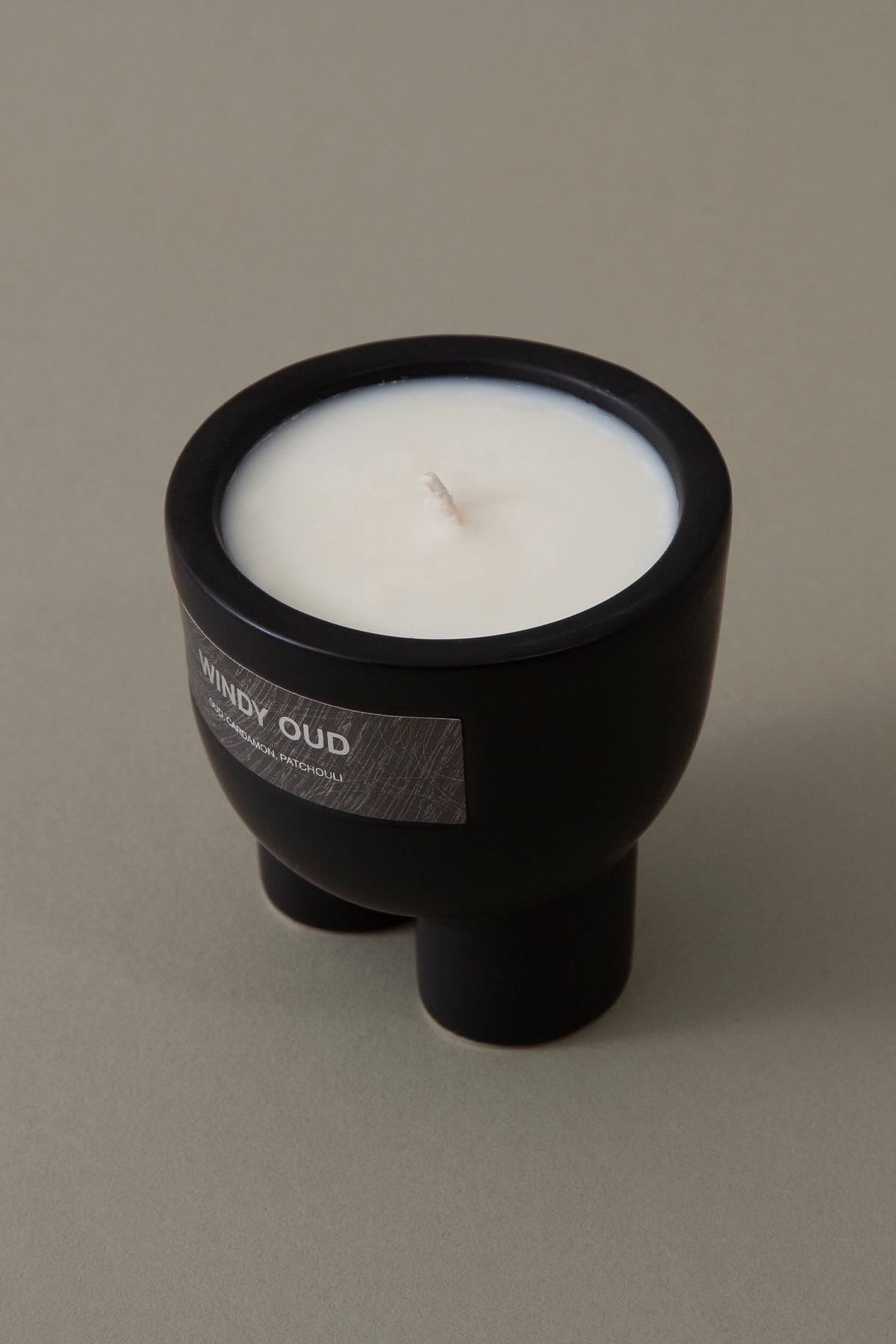 'WINDY OUD" Candle RBOW 